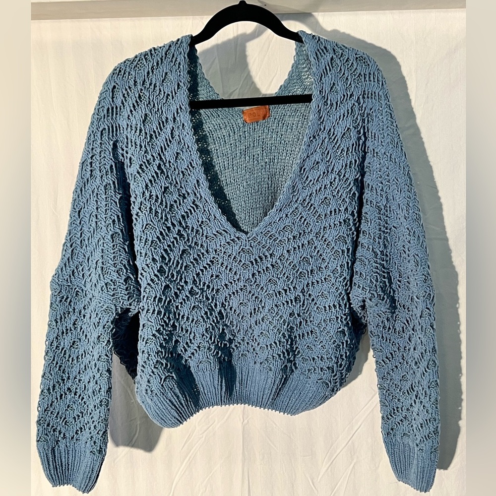 Slouchy V neck off shoulder crop sweater.  Size S
